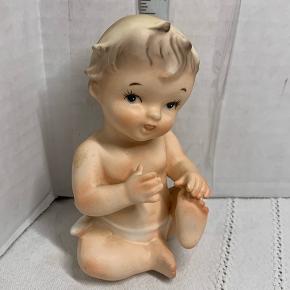NAPCO Piano BABY PORCELAIN FIGURINE vintage 1960 5” - Picture 1 of 7